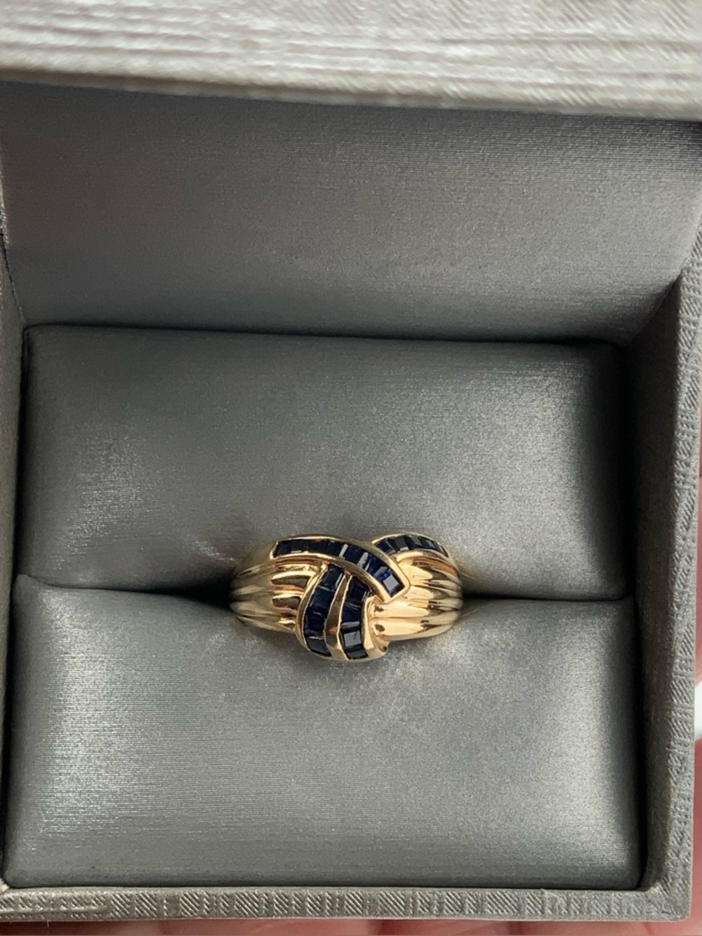 Vintage 14k Gold Ring with Blue Sapphire Knot Design - Women Jewelry